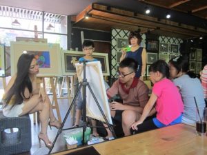 Thế giới tròn đầy trong đôi mắt của trẻ tự kỷ