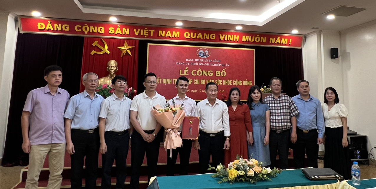Lễ công bố quyết định thành lập Chi bộ Viện Sức khỏe Cộng đồng