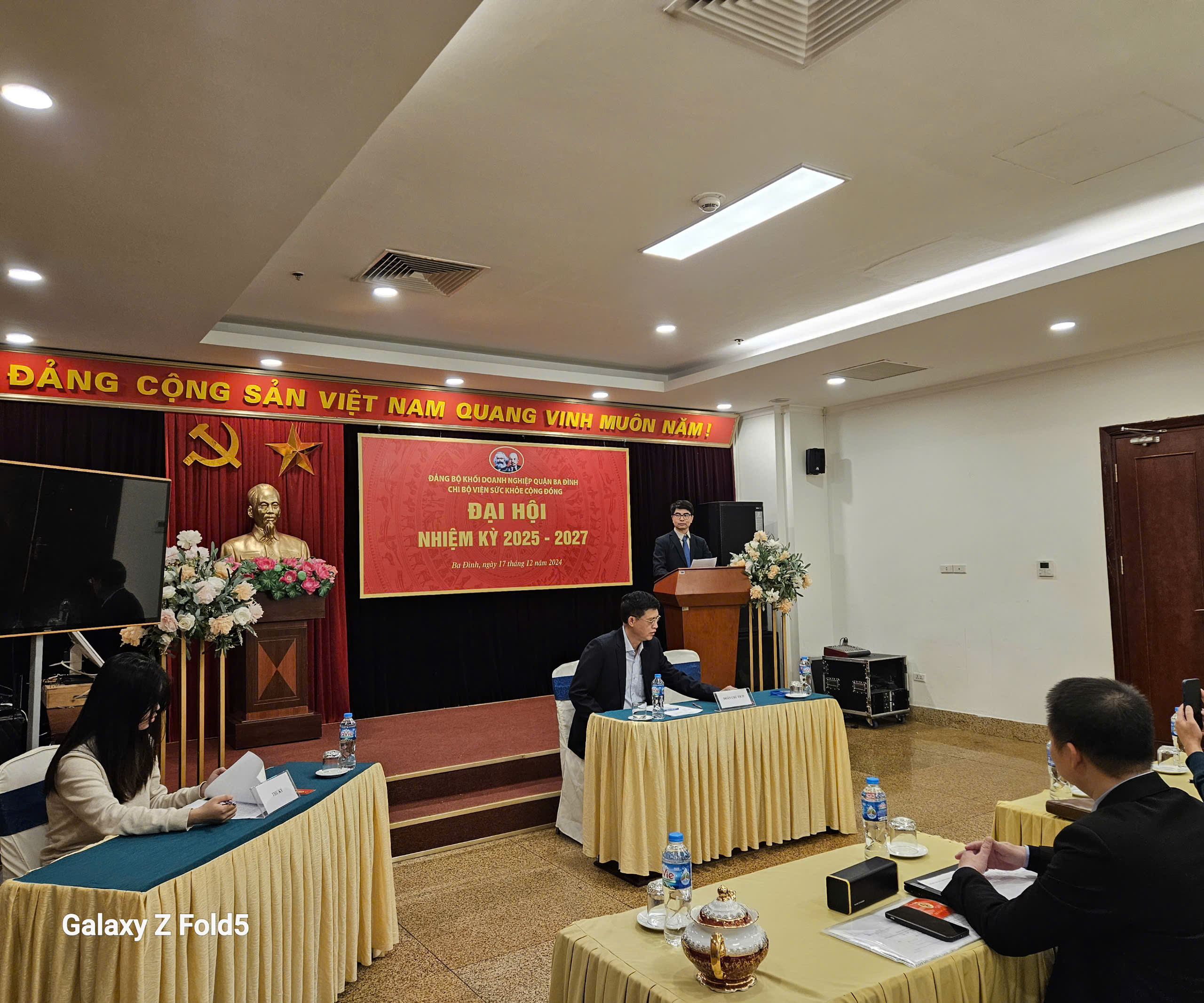 Đại hội Chi bộ Viện Sức khỏe Cộng đồng thành công tốt đẹp